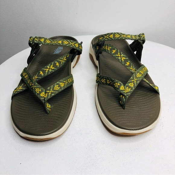 NWOT Lake & Trail Bailey green & yellow slip on sandals SZ 9M  RR1 - Picture 2 of 11